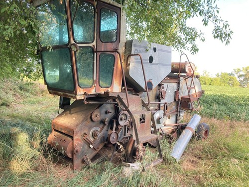 Gleaner combine for - gleaner, e